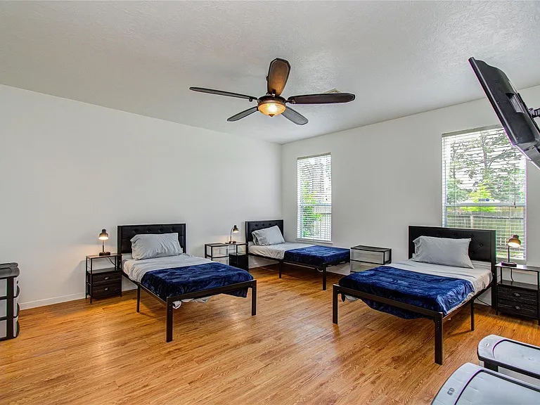 24135 Pinecreek Point — Photo 15
