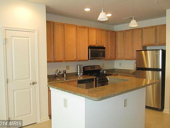 5th image of 2665 Prosperity Ave APT 218