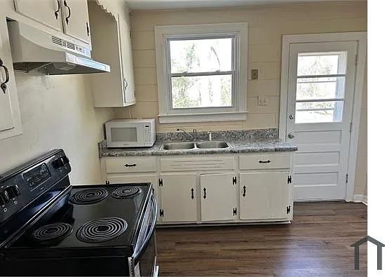 2115 Berry St — Photo 3