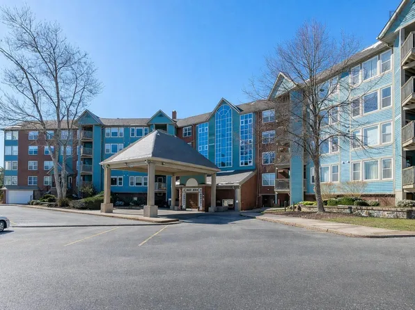 2 Lake Dr #311, Halifax, NS B4A 4H7