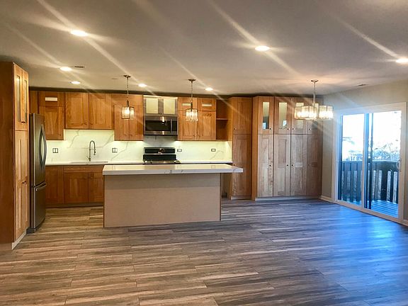 3rd image of 601 Cumberland Trl APT A1