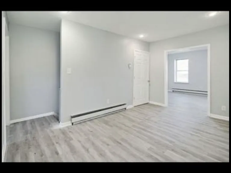 406 E Cambria St #1 — Photo 3