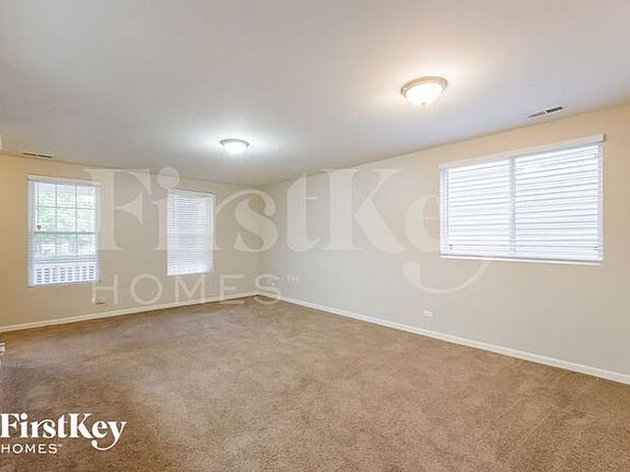 4th image of 1028 Four Seasons Blvd