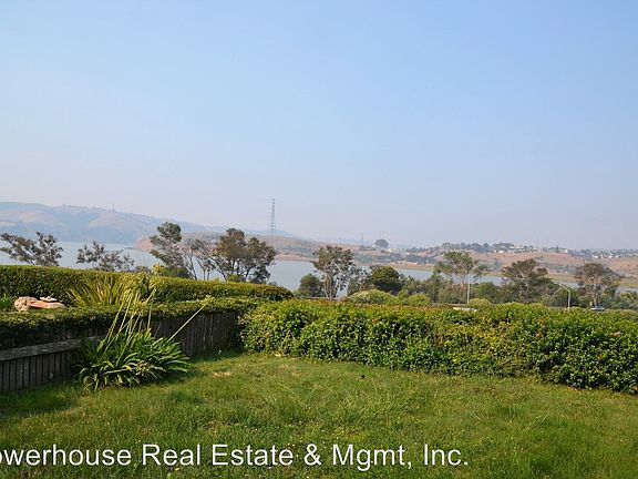 3rd image of 1470 London Cir