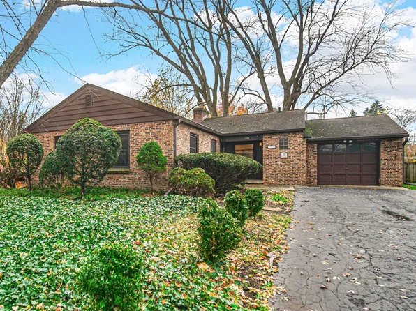 608 S Park Dr, Chesterton, IN 46304