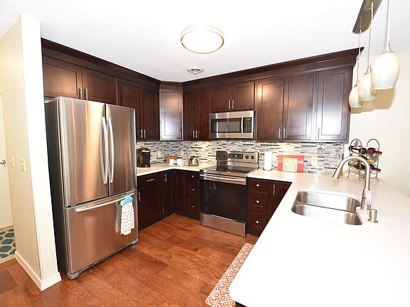 5th image of 135 Hillview Dr APT 68