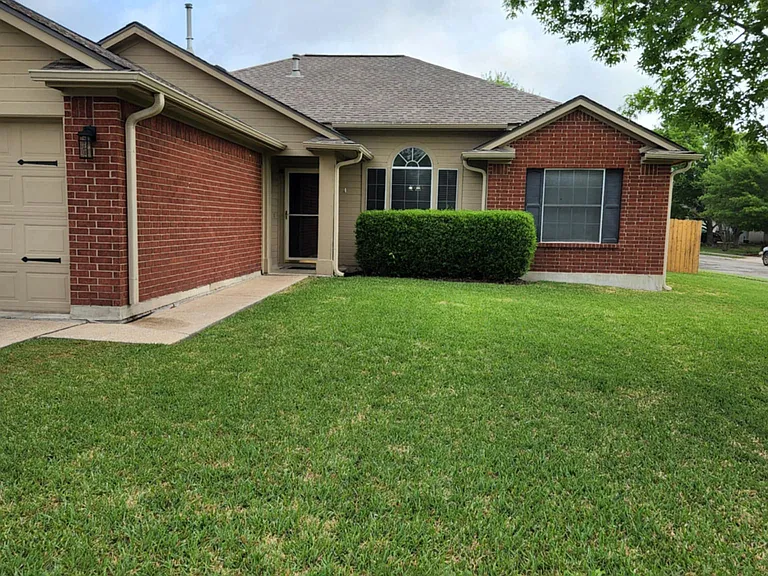 207 Orchard Way — Photo 1