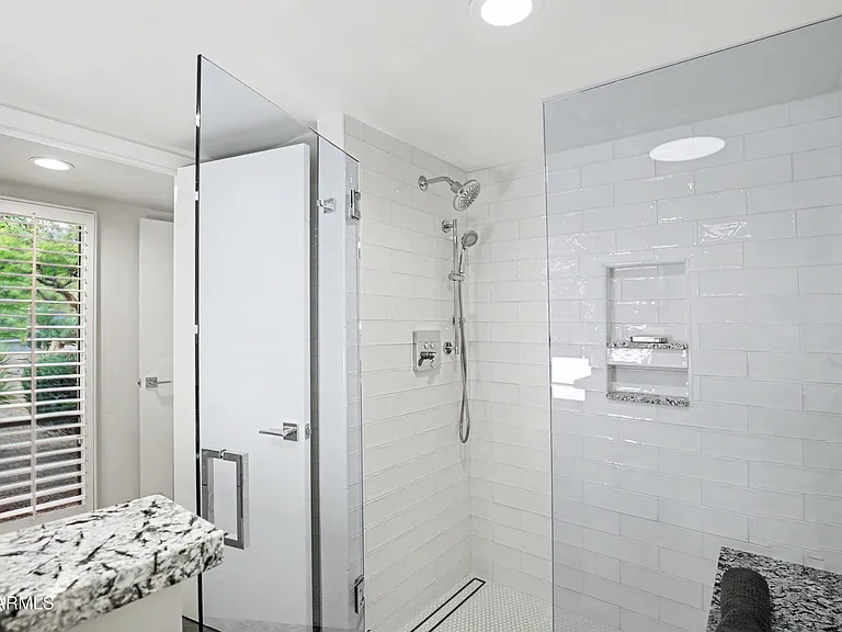 1049 N Boulder Dr — Photo 36