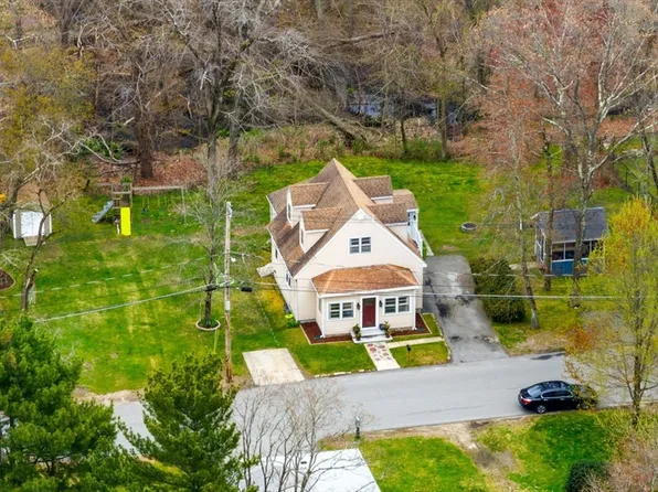 8 Cunningham St, Wilmington, MA 01887