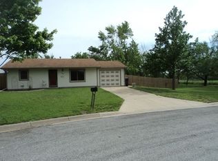 509 Larkspur Ln, Newton, KS 67114