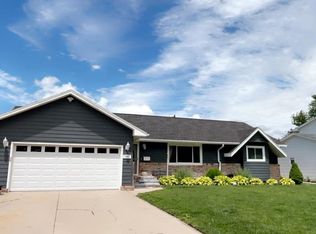 1607 W 37th St, Kearney, NE 68845
