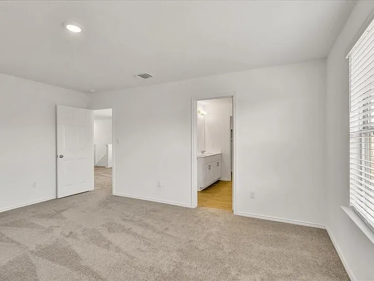 140 Banyon Dr — Photo 29