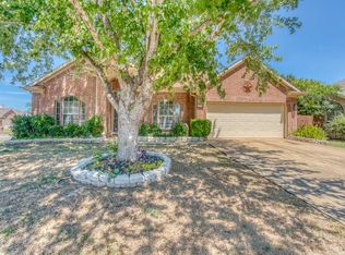 6401 Saint Alban Ct, Arlington, TX 76001