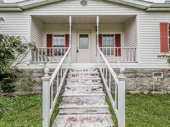 1632 Pleasant Grove Rd, Westmoreland, TN 37186