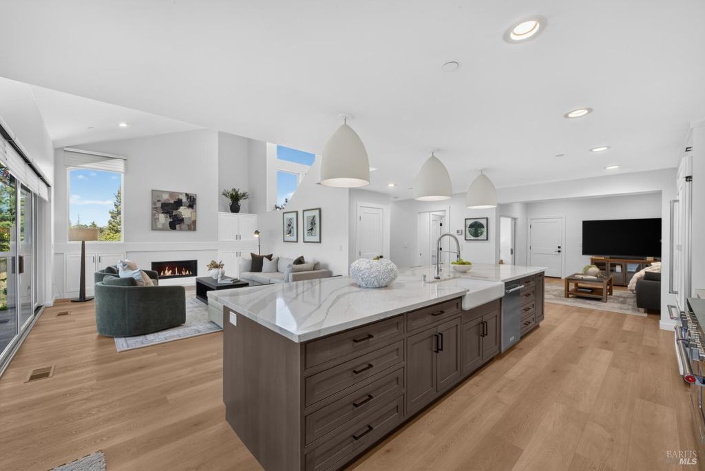 19 Tamarack Drive 5