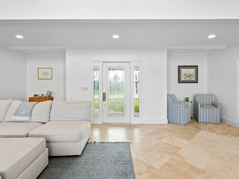 1332 SW Tamarind Way — Photo 6