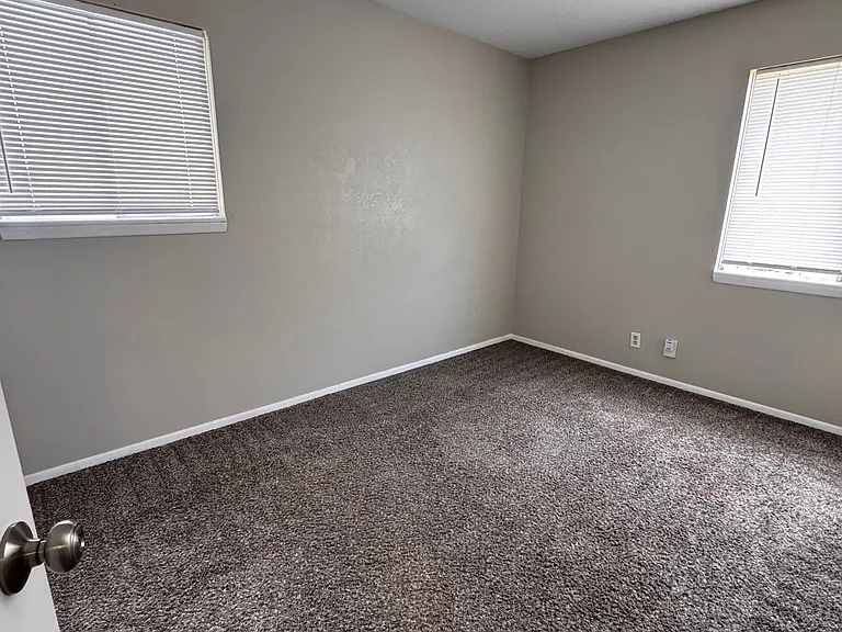 9406 Reeder Dr — Photo 14