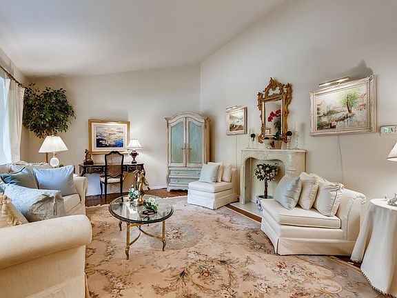 3rd image of 701 Carriage Hill Dr #0
