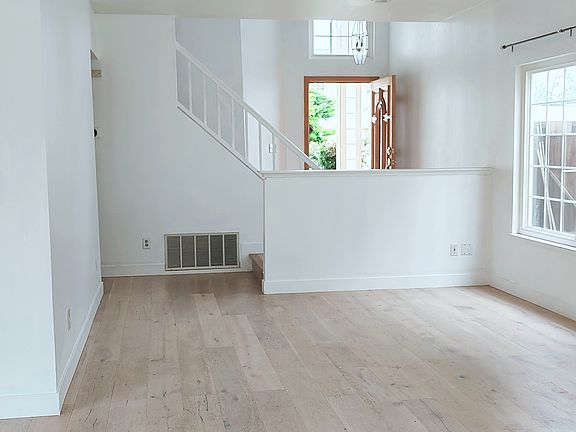 3rd image of 2961 Creek Point Dr