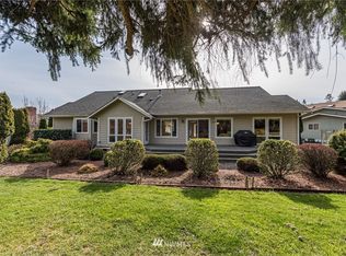 214 Hurricane Ridge Dr, Sequim, WA 98382