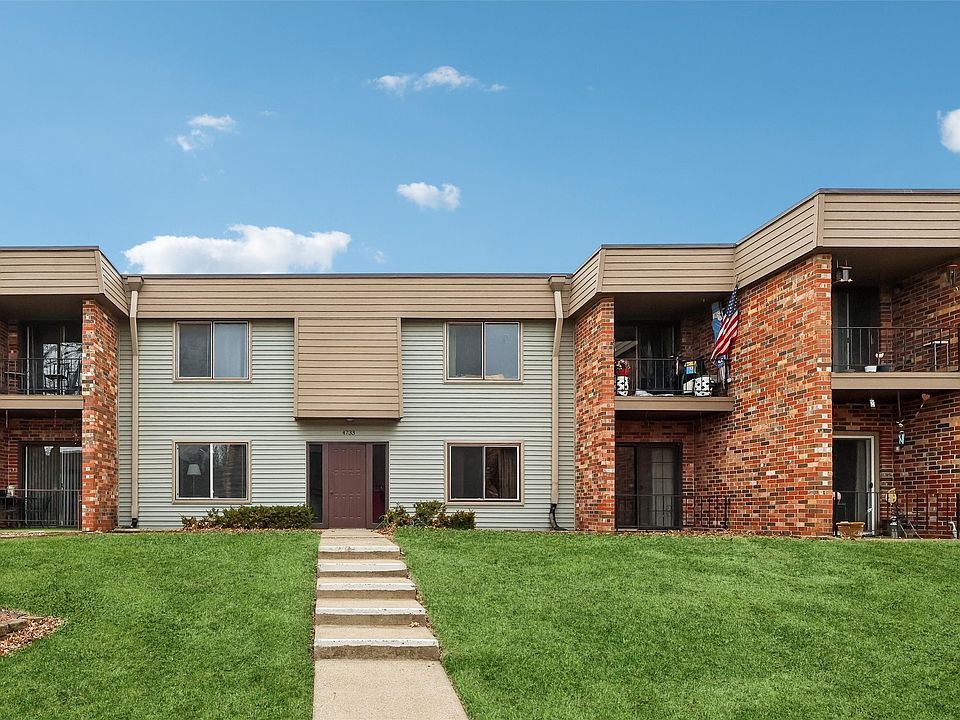 1st image of 4733 Woodland Ave Unit 2