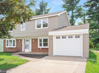 33 Hasting Ln, Willingboro, NJ 08046