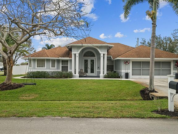 2nd image of 1501 SE North Blackwell Drive