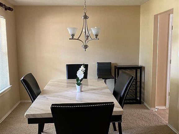 3rd image of 26806 Kingston Glen Ln