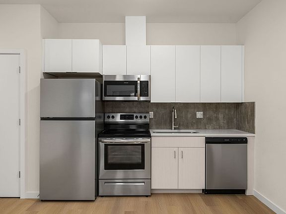 4th image of 8120 SE 11th Ave #318