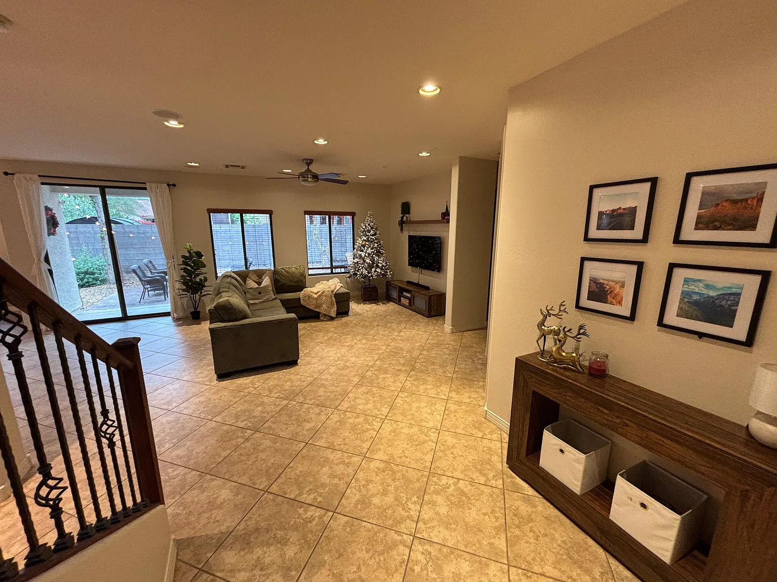 4 bed, 1990 sqft, $2,350 — Photo 2