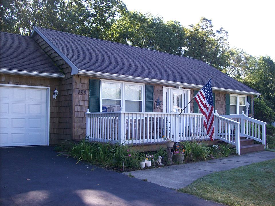 1st image of 104 Pleasantside Dr