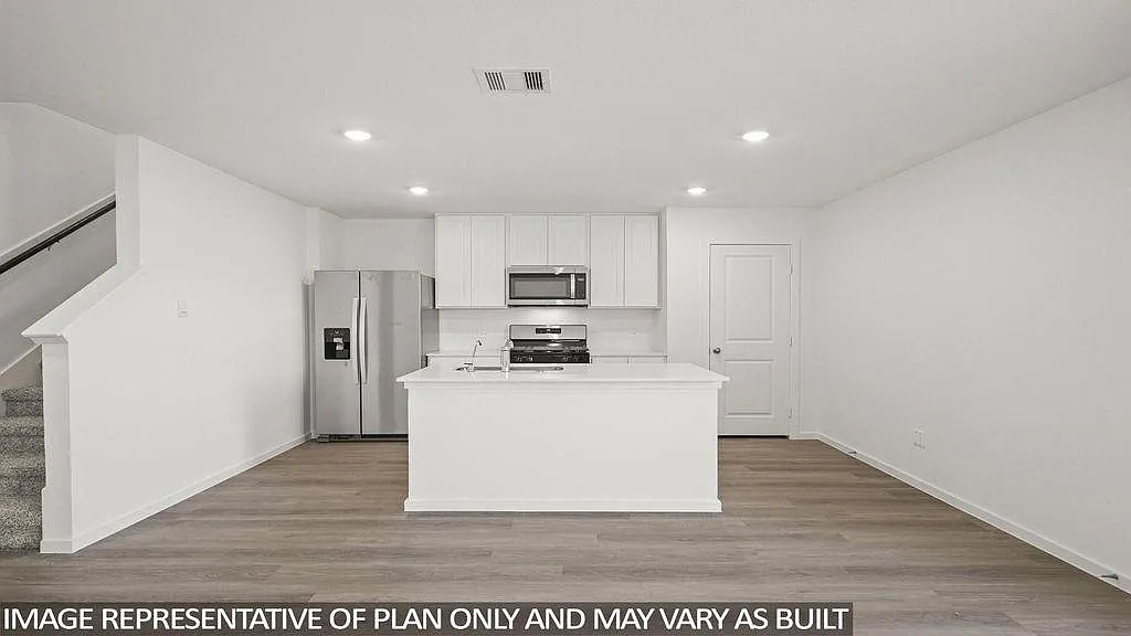 5 bed, 3.0 bath, $3,200 — Photo 2