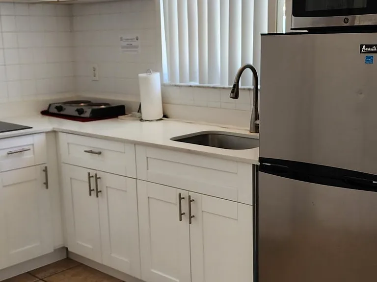 1724 McKinley St #8 — Photo 3