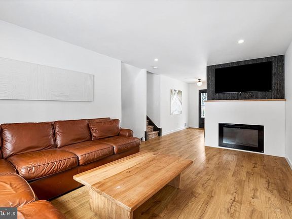 5th image of 4991 Tall Oaks Dr