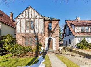 7045 Ingram St, Forest Hills, NY 11375