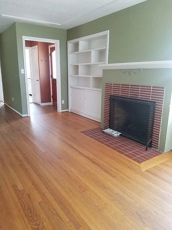 4 bed, 1576 sqft, $4,650 — Photo 2