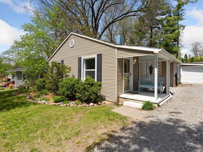 1452 Lakeside Dr, Howell, MI, 48843