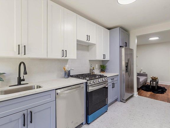 3rd image of 121 41st St APT 2