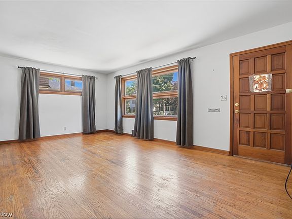 3rd image of 1852 6th St