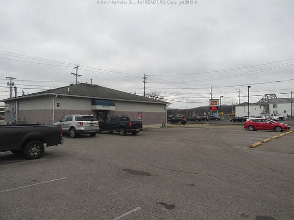 3rd image of 1000 Grosscup Ave