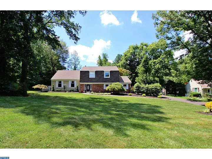 37 Carriage House Dr photo 1
