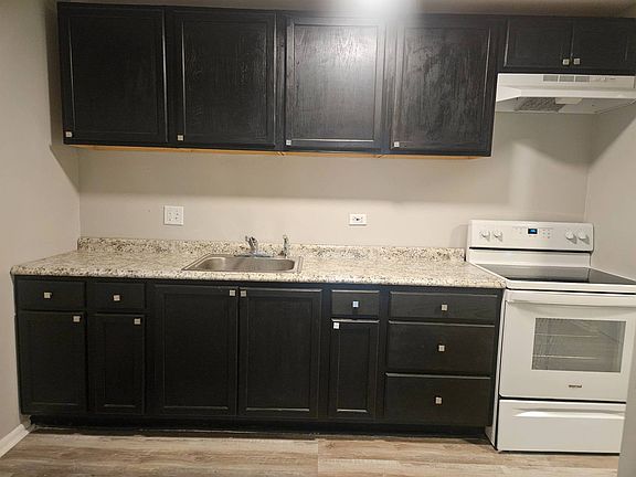 3rd image of 805 N Court St #110