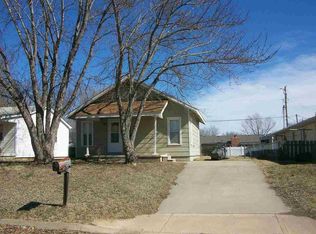 1706 N 10th St, Arkansas City, KS 67005
