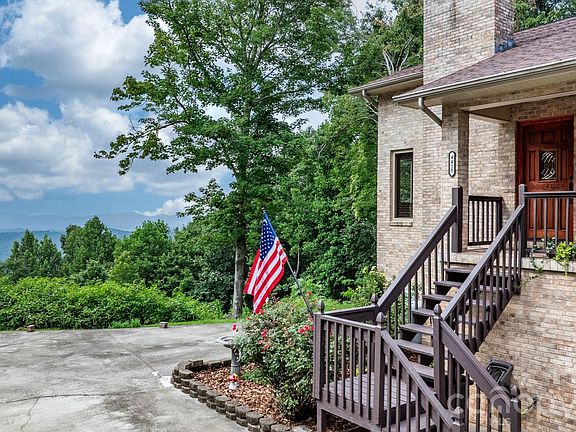 2nd image of 4415 Laurel Ridge Dr