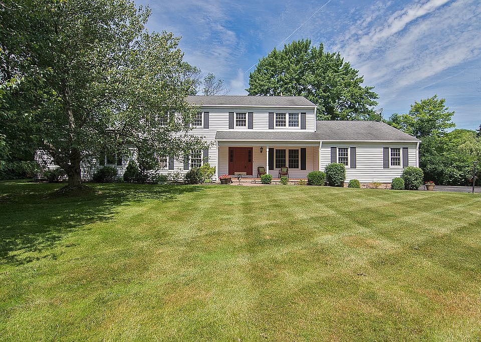 1st image of 30 Riverstone Dr