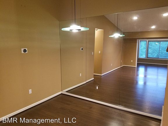 4th image of 936 Windbrooke Dr