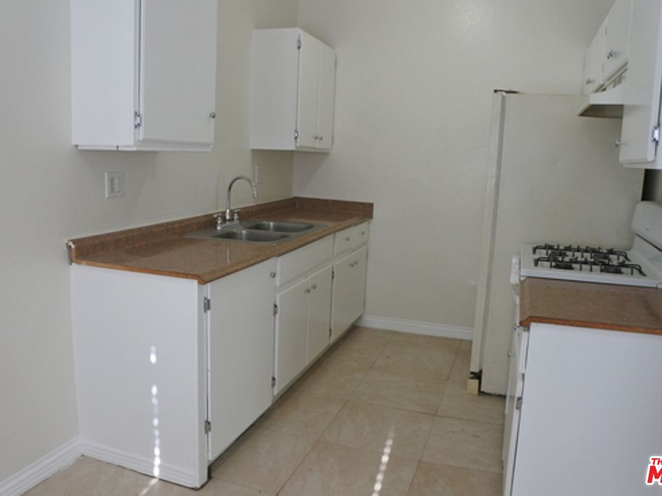 2nd image of 1140 E Avenue Q12 APT 12