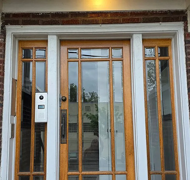 319 E 43rd St #1 — Photo 3