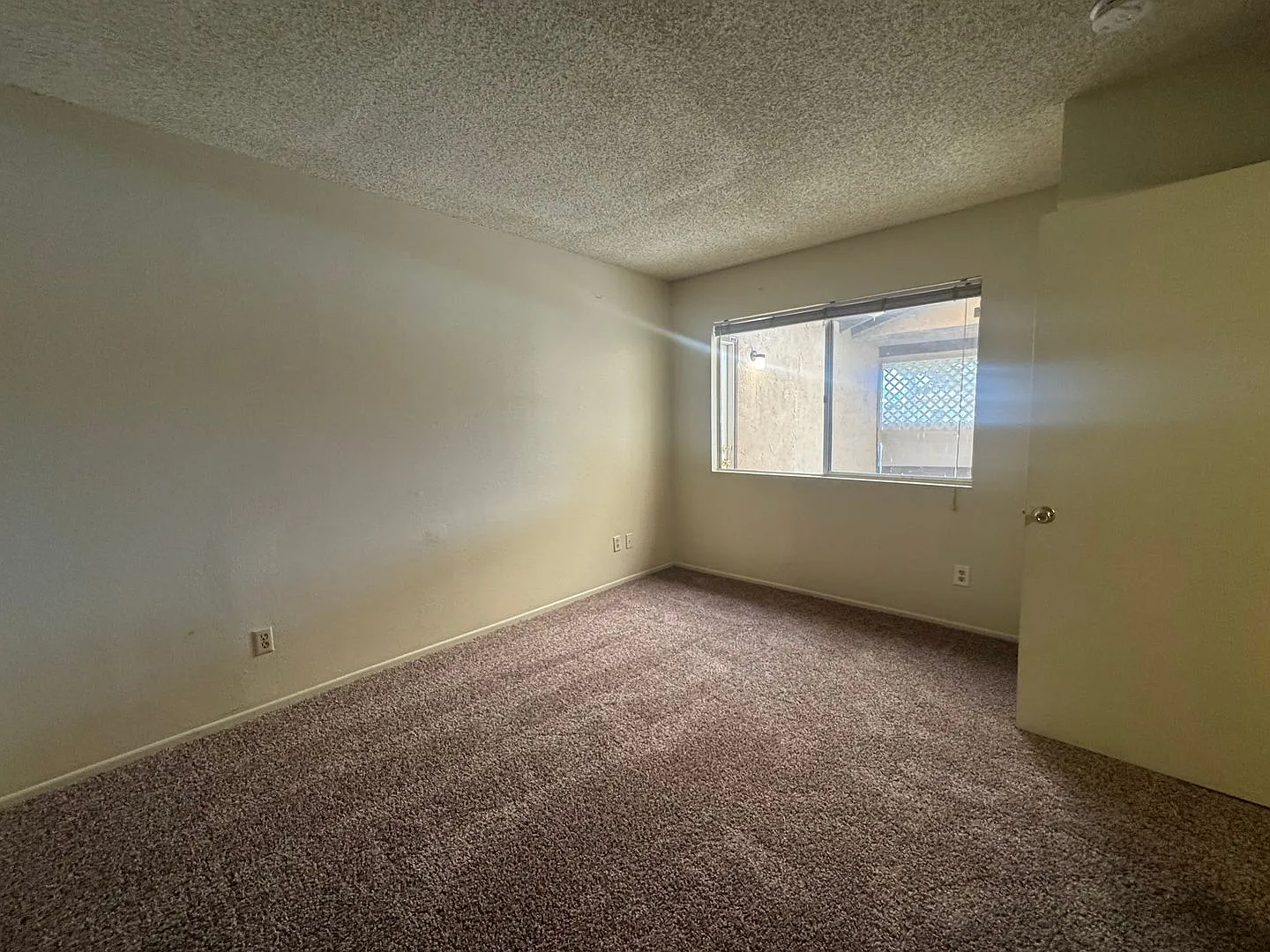 533 Montecito — Photo 4