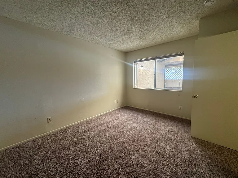 533 Montecito — Photo 4